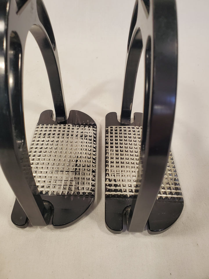 Jin Stirrups - 4.75"