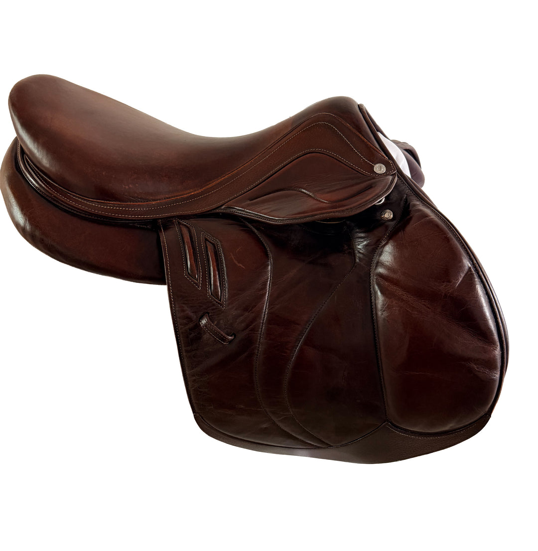 18" 3R Devoucoux Biarritz Lab All Buffalo Hunter/Jumper Saddle